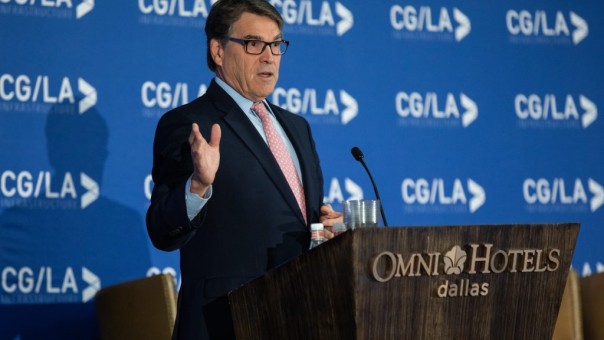 Former Texas Governor RIck Perry speaks to a crowd. Created: 10/24/18 9:44:22 AM
Camera: Canon Canon EOS 5D Mark IV
Focal Length: 200 mm
Settings: ¹⁄₁₂₅ sec at ƒ / 2.8, ISO 1600
Copyright: DTX Media, LLC.
Tags: dallas corporate event photographer.
Original Filename: CGLA_102018-407.jpg