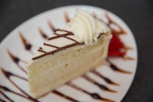 02 cake delicious white